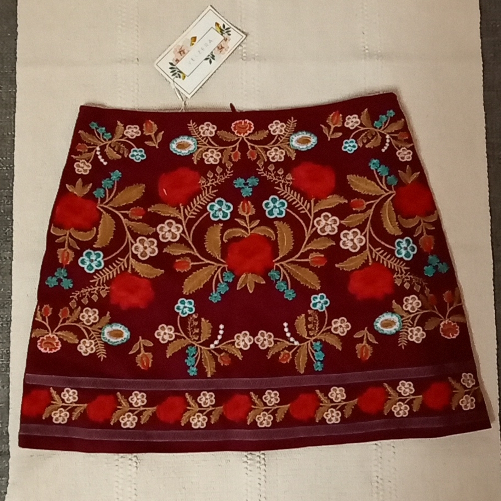 Nwt floral embroidery skirt